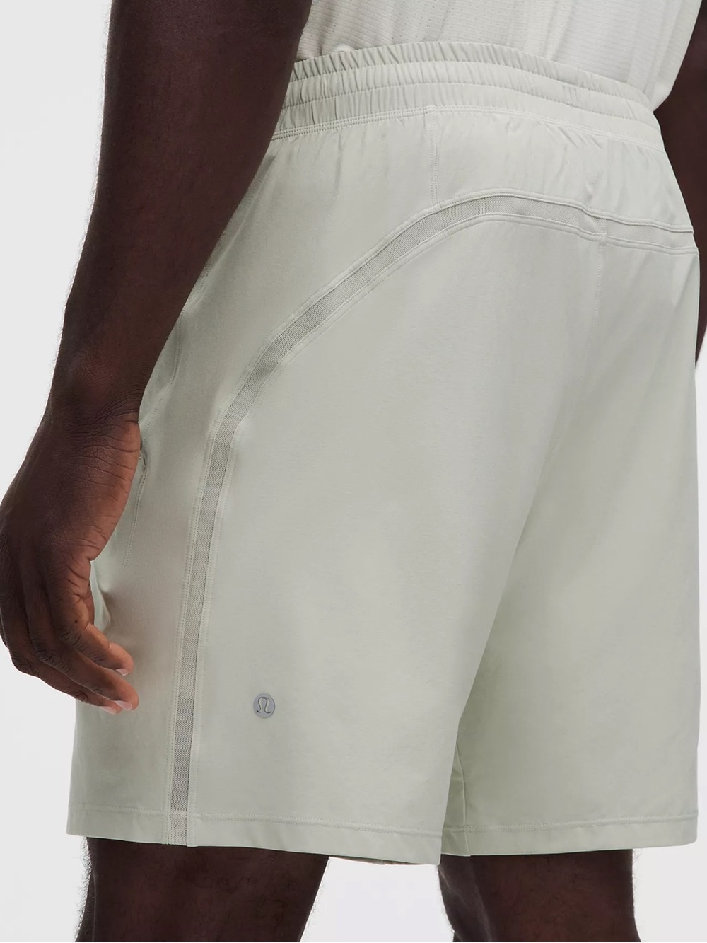 lululemon athletica Men's Pace Breaker Short 7”. Beige. Size L